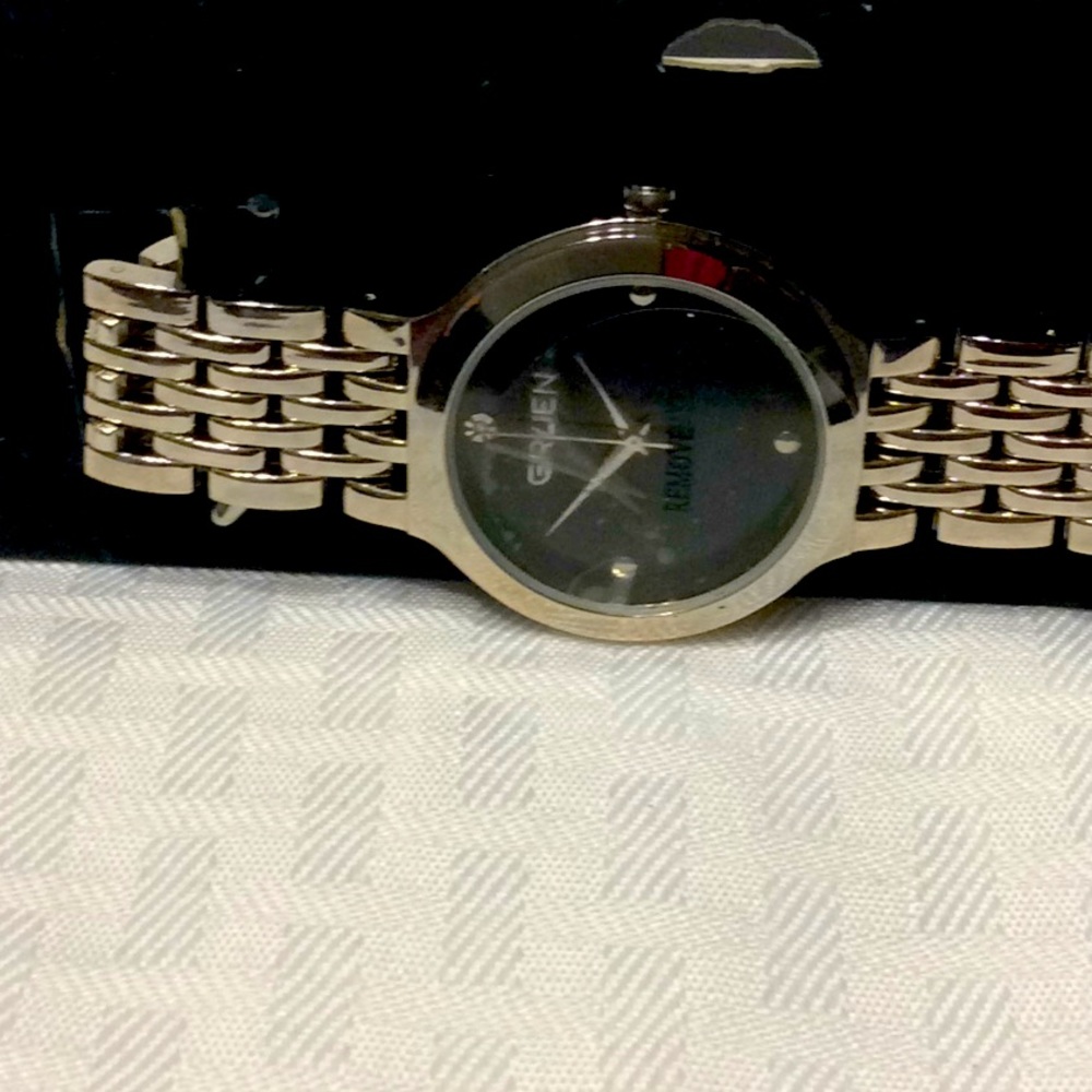 Men’s GRUEN Status Watch
